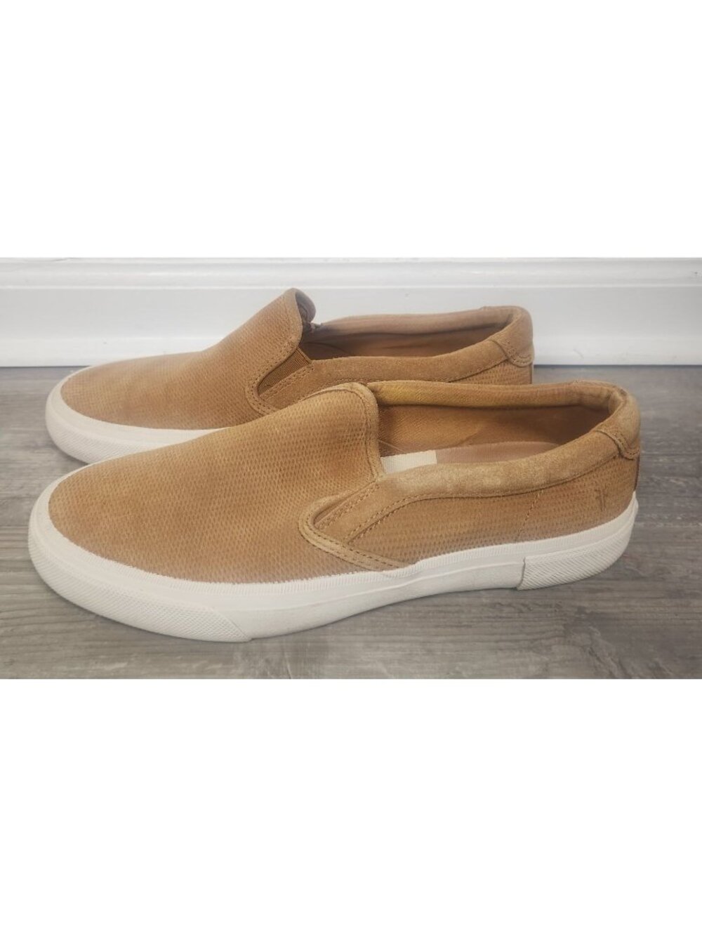 Frye Men's Sz. 10.5 Ludlow Slip On Suede Wheat Sneakers